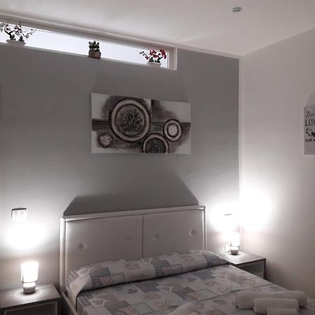 La Piazzetta Della Patrona Apartment Сиракуза Екстериор снимка